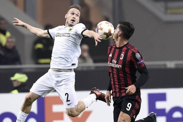 Db Milano 19 10 2017 - Europa League Milan-AEK Atene foto Daniele Buffa Image nella foto: Michaelis Bakakis-Andre Silva 