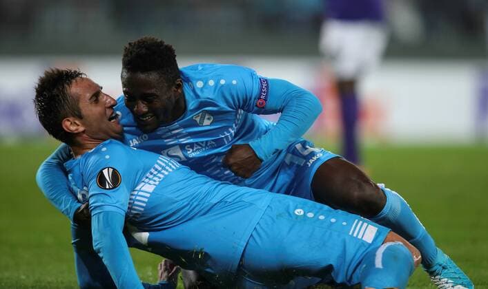 SOCCER - EL, A.Wien vs Rijeka VIENNA,AUSTRIA,19.OCT.17 - SOCCER - UEFA Europa League, FK Austria Wien vs HNK Rijeka. Image shows the rejoicing of Mario Gavranovic (Rijeka) and Boadu Maxwell Acosty (Rijeka). GEPAxpictures xPatrickxLeuk