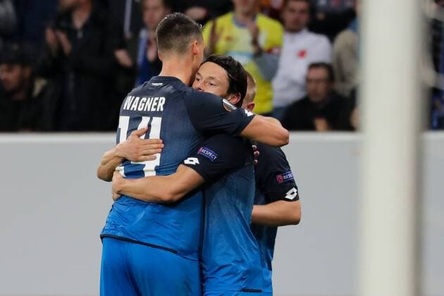 v left Sandro Wagner Hoffenheim 14 Scorer Nico Schulz Hoffenheim 16 Philipp Ochs Hoffenheim 30 hidden cheer above the goal to 3 0 cheering goal celebration Goals Celebrate The Goal Goal Celebration cheering ueber the goal optimistic Action Action shot Football UEFA Europe League TSG 1899 Hoffenheim Istanbul Basaksehir xozx