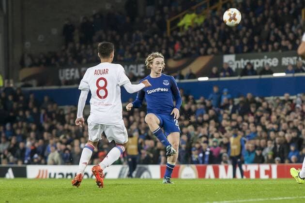 Tom Davies of Everton chips the ball into the box during the UEFA Europa League Group E match between Everton and Lyon at Goodison Park, Liverpool, England on 19 October 2017. Copyright: xAlanxHaywardx 17160018