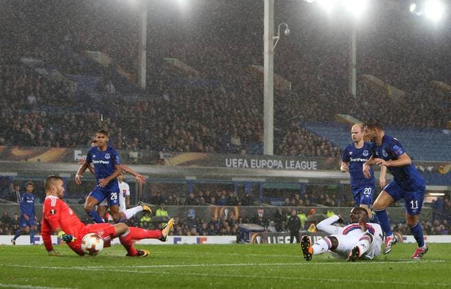 19th October 2017, Goodison Park, Liverpool, England; UEFA Europa League football, Everton versus Lyon; Kevin Mirallas of Everton sees his shot at goal saved by Anthony Lopes of Lyon  ActionPlus11941510