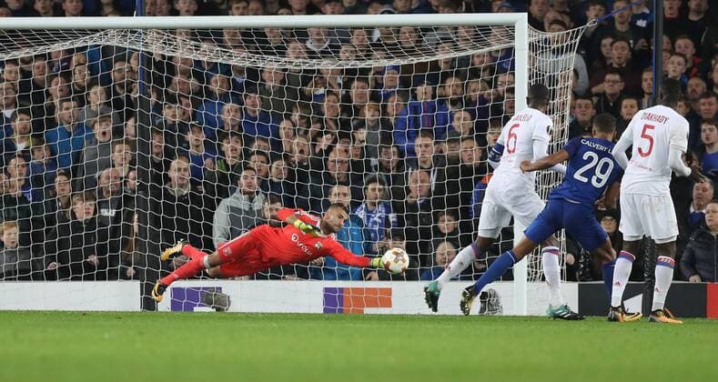 Football - 2017 2018 UEFA Europa League - Group E: Everton vs. Olympique Lyonnais (Lyon) Dominic Calvert-Lewin of Everton has a shot saved by Anthony Lopes of Lyon at Goodison Park. COLORSPORT LYNNE CAMERON 