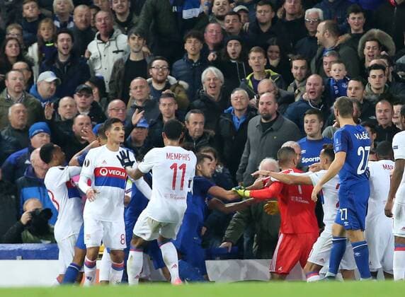 19th October 2017, Goodison Park, Liverpool, England; UEFA Europa League football, Everton versus Lyon; Everton and Lyon players clash after the players react to a foul by Ashley Williams of Everton  ActionPlus11941532