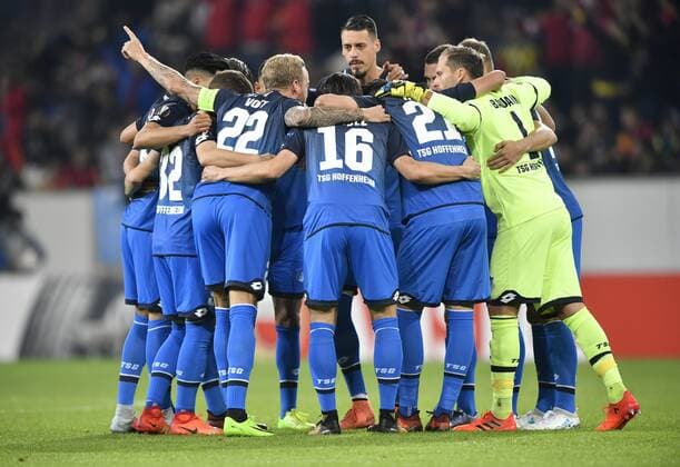 Team Building before the Spie Circle the Team rear Sandro Wagner TSG 1899 Hoffenheim TSG 1899 Hoffenheim vs Istanbul BB Medipol Basaksehir Europe League 19 10 2017 TSG 1899 Hoffenheim vs Istanbul BB Medipol Basaksehir