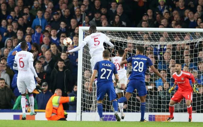 19th October 2017, Goodison Park, Liverpool, England; UEFA Europa League football, Everton versus Lyon; Ashley Williams of Everton beats Anthony Lopes of Lyon to score Everton s equalising goal to make the score 1-1 after 69 minutes  ActionPlus11941534