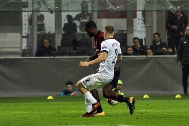 19th October 2017, San Siro, Milan, Italy; Franck Kessi& xe9; of Milan competes for the ball with Michalis Bakakis of Aek Athens during the UEFA Europa League football, AC Milan versus AEK Athens;  ActionPlus11941569