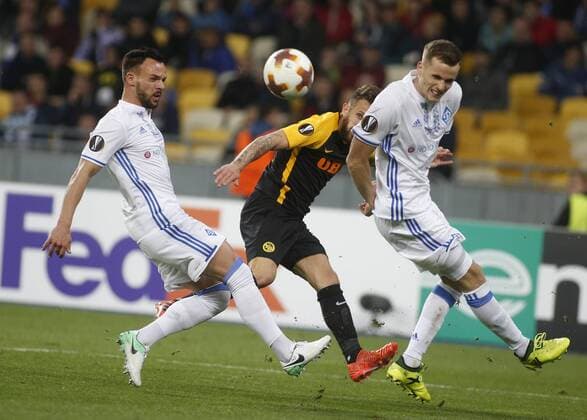 October 19, 2017 - Miralem Sulejman (C) of Young Boys vies for the ball with Mykola Morozyuk (L) and Tomasz KÄâ ¢dziora (R) of Dynamo during the UEFA Europa League Group B soccer match between FC Dynamo Kyiv and FC Young Boys at the NSK Olimpiyskyi in Kyiv, Ukraine, October 19, 2017. The UEFA Europa League Group B soccer match between FC Dynamo Kyiv and FC Young Boys at the NSK Olimpiyskyi in Kyiv. - ZUMAs334 80533761st Copyright: xAnatoliixStepanovx