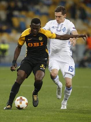 October 19, 2017 - Sekou Sanogo (L ) of Young Boys vies for the ball with Denys Garmash ( R) of Dynamo during the UEFA Europa League Group B soccer match between FC Dynamo Kyiv and FC Young Boys at the NSK Olimpiyskyi in Kyiv, Ukraine, October 19, 2017. The UEFA Europa League Group B soccer match between FC Dynamo Kyiv and FC Young Boys at the NSK Olimpiyskyi in Kyiv. - ZUMAs334 80533775st Copyright: xAnatoliixStepanovx