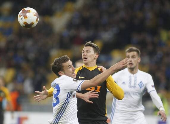 October 19, 2017 - Josip PivariÄ¡ (L ) of Dynamo vies for the ball with Christian Fassnacht (R) of Young Boys during the UEFA Europa League Group B soccer match between FC Dynamo Kyiv and FC Young Boys at the NSK Olimpiyskyi in Kyiv, Ukraine, October 19, 2017. The UEFA Europa League Group B soccer match between FC Dynamo Kyiv and FC Young Boys at the NSK Olimpiyskyi in Kyiv. - ZUMAs334 80533789st Copyright: xAnatoliixStepanovx