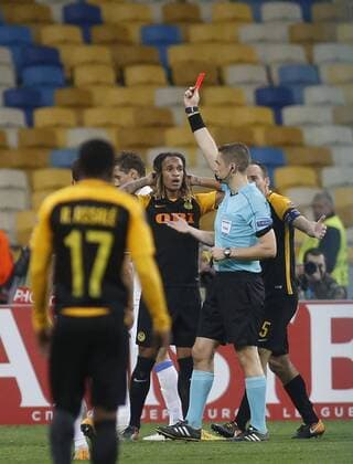 October 19, 2017 - Referee from Finland Mattias Gestranius makes a red card Sekou Sanogo (not pictured) of Young Boys during the UEFA Europa League Group B soccer match between FC Dynamo Kyiv and FC Young Boys at the NSK Olimpiyskyi in Kyiv, Ukraine, October 19, 2017. The UEFA Europa League Group B soccer match between FC Dynamo Kyiv and FC Young Boys at the NSK Olimpiyskyi in Kyiv. - ZUMAs334 80533807st Copyright: xAnatoliixStepanovx