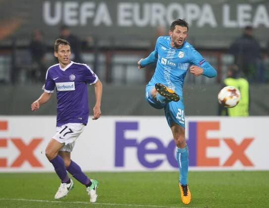 SOCCER - EL, A.Wien vs Rijeka VIENNA,AUSTRIA,19.OCT.17 - SOCCER - UEFA Europa League, FK Austria Wien vs HNK Rijeka. Image shows Florian Klein (A.Wien) and Alexander Gorgon (Rijeka). GEPAxpictures xPatrickxLeuk