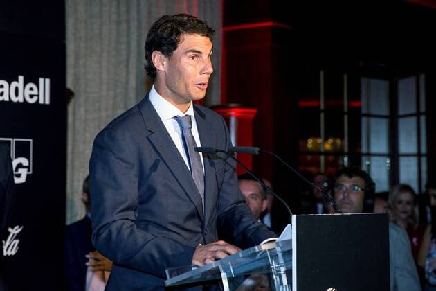 Spanish tennis player Rafael Nadal receives one of the awards of El Espanol newspaper from its director Pedro J.Ramirez during a gala at the Teatro Real in Madrid, 19 October 2017. Rafael Nadal, awarded by El Espanol Newspaper !ACHTUNG: NUR REDAKTIONELLE NUTZUNG!  Copyright: xRodrigoxJimenezx GRAF2520 20171020-636440909038740633