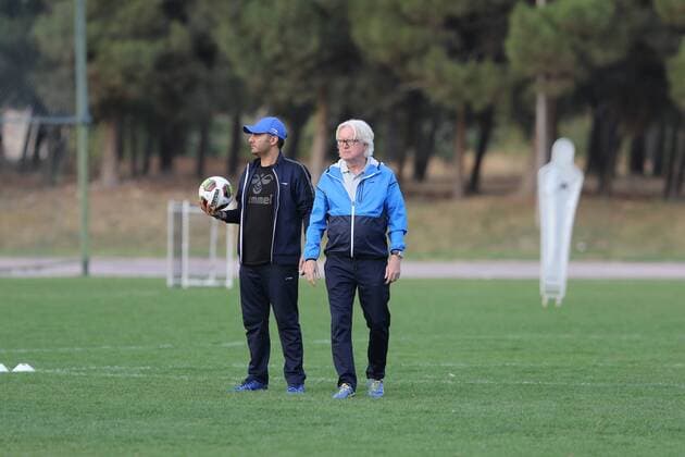 Persian Gulf Pro League Esteghlal Teheran training Winfried Schäfer 