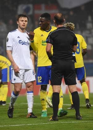 L-R William Kvist of Copenhagen and Ibrahim Benjamin Traore of Zlin, in action during the 3rd round, group F, European League soccer match FC Fastav Zlin vs FC Copenhagen in Olomouc, Czech Republic, on October 19, 2017. (CTKxPhoto LudekxPerina) CTKPhotoP201710191110201  LPE 006