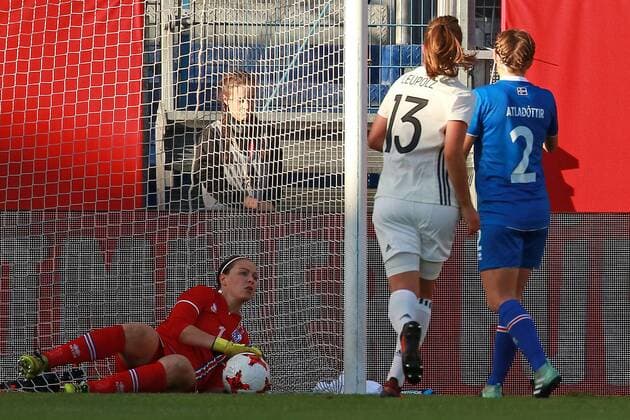 20 10 2017 xavx World Cup Qualification Women Germany Iceland emspor v l Goal scored Goal for 1 1 by Alexandra Popp Germany Germany Wiesbaden