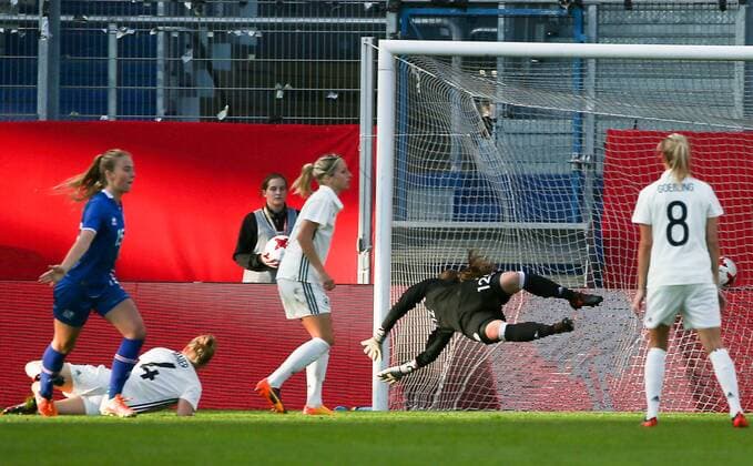 Germany Wiesbaden Brita Arena 20 10 2017 Soccer Womens World Cup Qualification Germany Iceland Image The ball fights in the net goal scoring Elin Metta Jensen Iceland 15 lk turns jubilant v lk Goalkeeper Elin Metta Jensen Iceland 15 Leonie Maier Germany 4 Kathrin Hendrich Germany 3 Goalkeeper Laura Benkarth Germany 12 and Lena Goeßling Germany 8 Copyright: HMBxMedia xHeikoxBecker