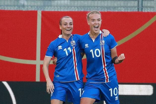 20 10 2017 xavx Soccer World Cup Qualification Women Germany Iceland emspor v l celebrate the goal goal scoreline to 1 3 Dagny Brynjarsdóttir Iceland Iceland Hallbera Gudny Gisladottir Iceland Iceland Wiesbaden
