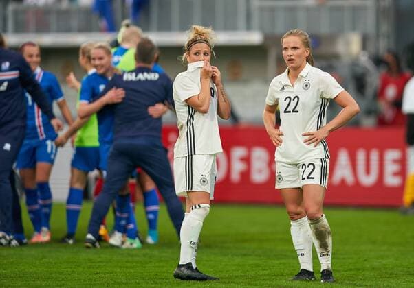 Tabea KEMME DFB 22 Svenja HUTH DFB 19 emotions disappointed disappointment frustrated frustration sadness desperate desperation GERMANY ISLAND football match match womens qualification for the 2019 World Cup in France Wiesbaden Germany 20 10 2017