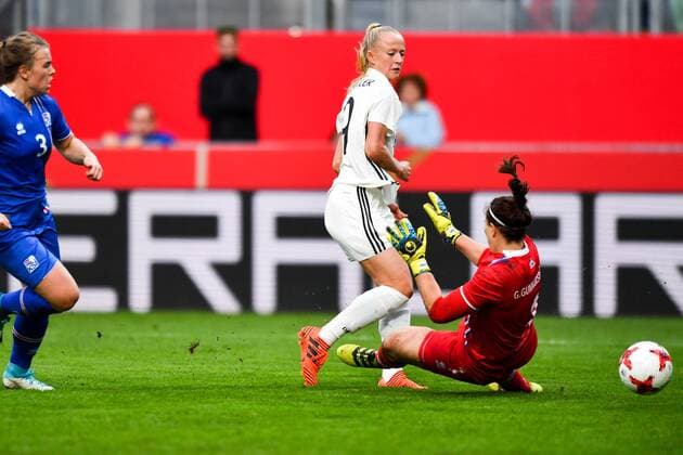Lea Schüller Germany 9 shots to the 2 3 a Soccer World Cup 2019 Qualification Germany Iceland xmkx