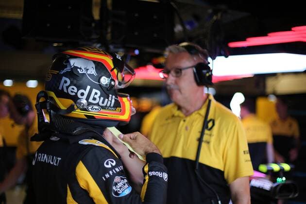 20.10.2017 - Free Practice 1, Carlos Sainz Jr (ESP) Renault F1 Team RS17 United States Grand Prix, Austin 19 - 22 October 2017 20.10.2017 - Free Practice 1, Carlos Sainz Jr (ESP) Renault Sport F1 Team RS17 
