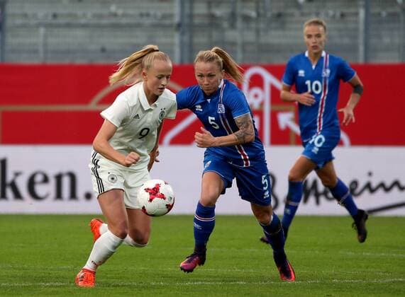 Germany Wiesbaden Brita Arena 20 10 2017 Soccer World Cup Qualification Germany Iceland Image v lk Lea Schüller Germany 9 and Gunnhildur Yrsa Jonsdottir Iceland 5 Copyright: HMBxMedia xHeikoxBecker
