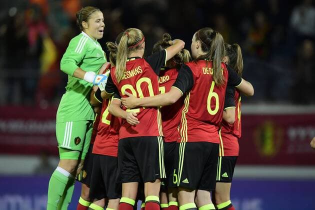 LEUVEN, BELGIUM - OCTOBER 20 : The players of Belgian National football team celebrating scoring a goal during the Women s 2019 World Cup Qualifier Group F match between Belgium and Romania at the Den Dreef Stadium on October 20, 2017 in Leuven, Belgium, 20 10 2017 FOOTBALL : Belgique vs Roumanie - Qualification Coupe du Monde Femine 2019 - 21 10 2017 PhotoNews Panoramic 