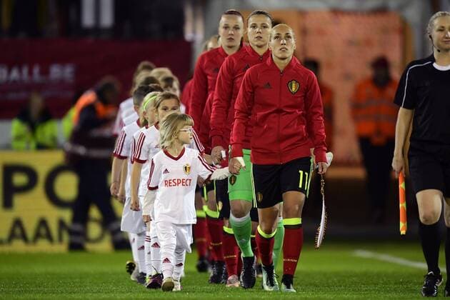 LEUVEN, BELGIUM - OCTOBER 20 : Team captain Janice Cayman forward of Belgium entering the stadium during the Women s 2019 World Cup Qualifier Group F match between Belgium and Romania at the Den Dreef Stadium on October 20, 2017 in Leuven, Belgium, 20 10 2017 FOOTBALL : Belgique vs Roumanie - Qualification Coupe du Monde Femine 2019 - 21 10 2017 PhotoNews Panoramic 