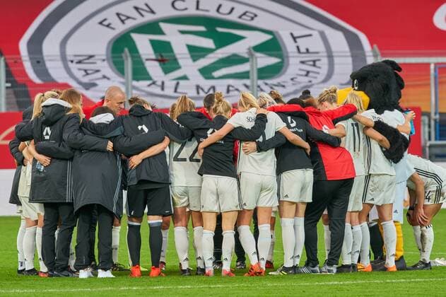 Team after the match GERMANY ICELAND 2 3 Soccer Laenderspiel Women Qualification for the World Cup 2019 in France Wiesbaden Germany 20 10 2017