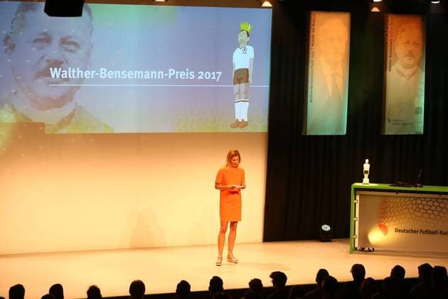 20 10 2017 Deutsche Akademie für Fussbalkultur Football Academy Award Winner Walter Bensemann Prize 2015 JüRa Katrin Müller Hohenstein Presenter