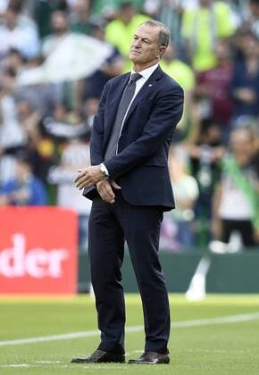 Giovanni De Biasi en partido perteneciente a Liga Santander enfrentando al Real Betis vs Deportivo Alaves estadio Benito Villamarin dia 21 de octubre del 2017 Sevilla Spain foto Cristobal Duenas Cordon Press  xCristobalxDuenasx xRealxBetisx-xDeportivoxAlaves,xLigaxSantanderx2017x