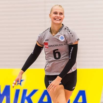 Selma Hetmann VC Wiesbaden 6 at the Einlaufen Volleyball 1 Bundesliga Women Black and White Erfurt 1 VC Wiesbaden xprx