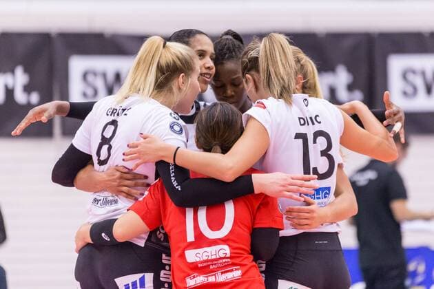 Team Circle Team Circle Motivation Motivation Black White Erfurt SWE Volleyball 1 Bundesliga Women Black White Erfurt 1 VC Wiesbaden xprx