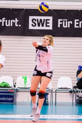 Annalena Grätz Black-and-white Erfurt 8 in the play-off Free-lance single-player action action Volleyball 1 Bundesliga Womens Schwarzweiß Erfurt 1 VC Wiesbaden xprx