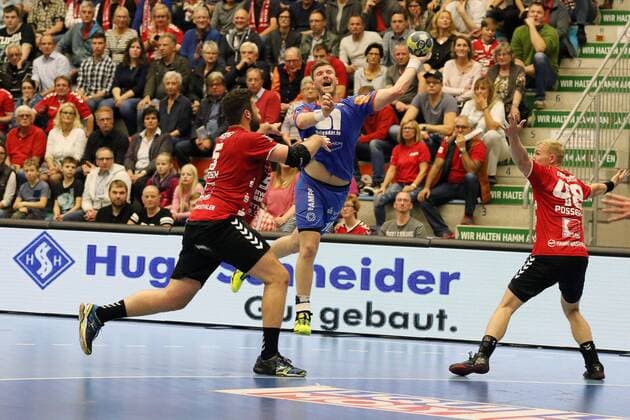 Markus Stegefelt HBW Balingen Weilstetten 19 against Jan Brosch ASV Hamm Westfalen 5 ASV Hamm Westfalen vs HBW Balingen Weilstetten Handball 2 Bundesliga 21 10 2017 Hamm Copyright: xEibner-Pressefoto Strohdiekx EP_JSK