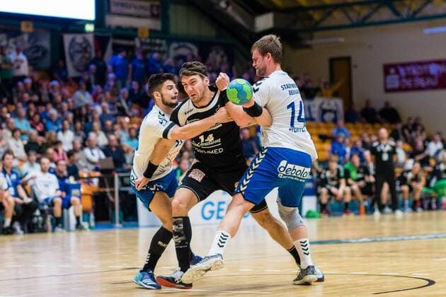 vl Gabriel De Santis 14 HC Elbflorenz 2016 with l Jonas Hoenicke 20 Dessau Rosslauer HV 06 and r Florian Pfeiffer 14 Dessau Rosslauer HV 06 Bauhausstadt Dessau Copyright: xEibner-Pressefoto HartmutxBoesenerx EP_BOE