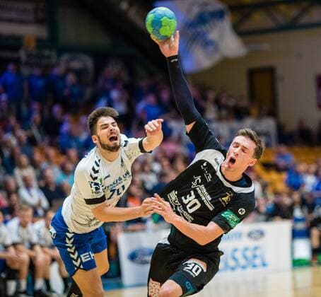 Adrian Kammlodt 30 of HC Elbflorenz 2016 with Ball and Jonas Hoenicke 20 of Dessau Rosslauer HV 06 Bauhausstadt Dessau Copyright: xEibner-Pressefoto HartmutxBoesenerx EP_BOE