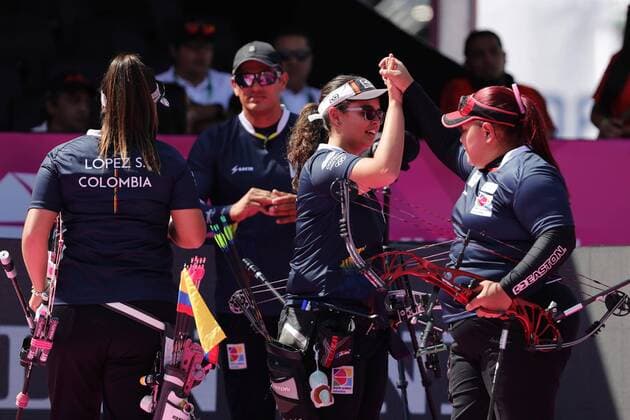 Colombia s team mambers Sara Lopez, Alejandra Usquiano and Nora Valdez compete against India for the gold medal during the World Archery Championships 2017 female compound bow outdoor event in Mexico City, Mexico, 21 October 2017. World Archery Championships in Mexico City !ACHTUNG: NUR REDAKTIONELLE NUTZUNG!  Copyright: xJoséxMéndezx CMX006 20171021-636442188329842190