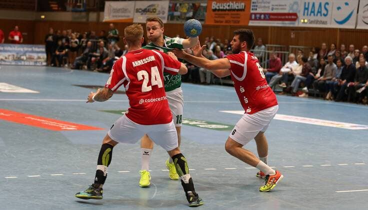 v li Linus Arnesson Bergischer HC Patrick Schmidt DJK Rimpar Wolves Leos Petrovsky Bergischer HC DKB 2 Handball Bundesliga DJK Rimpar Wolfenbergischer HC xfsx