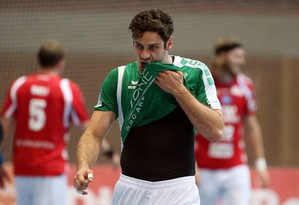 v li Benedikt Brielmeier DJK Rimpar Wolves disappointed looking Disappointment disappointed DKB 2 Handball Bundesliga DJK Rimpar Wolfenbergischer HC xfsx