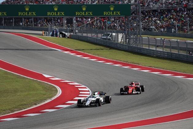 21.10.2017 - Qualifying, Felipe Massa (BRA) Williams FW40 and Kimi Raikkonen (FIN) Scuderia Ferrari SF70H United States Grand Prix, Austin 19 - 22 October 2017 21.10.2017 - Qualifying, Felipe Massa (BRA) Williams FW40 and Kimi Raikkonen (FIN) Scuderia Ferrari SF70H 