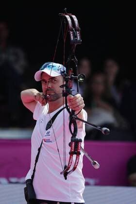 Bogenschießen, WM in Mexiko French Pierre-Julien Deloche competes before US Braden Gellenthien for the bronze medal during the men s composite bow competition of the 2017 World Archery Championships, in Mexico City, Mexico, 21 October 2017. 2017 World Archery Championships in Mexico City !ACHTUNG: NUR REDAKTIONELLE NUTZUNG!  Copyright: xJosexMendezx MEX01 20171022-636442404406973716