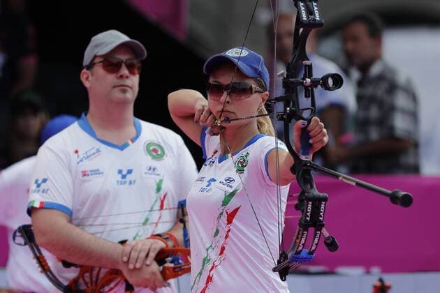 Bogenschießen, WM in Mexiko Italian duo formed by Irene Franchini and Sergio Pagni competes before Netherlands for the bronze medal during the mixed composite bow competition of the 2017 World Archery Championships, in Mexico City, Mexico, 21 October 2017. 2017 World Archery Championships in Mexico City !ACHTUNG: NUR REDAKTIONELLE NUTZUNG!  Copyright: xJosexMendezx MEX01 20171022-636442405218017716