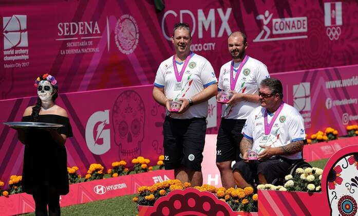 Bogenschießen, WM in Mexiko Italian team formed by Sergio Pagni, Alberto Simonelli and Federico Pagnoni wins the silver medal during the men s composite bow competition of the 2017 World Archery Championships, in Mexico City, Mexico, 21 October 2017. 2017 World Archery Championships in Mexico City !ACHTUNG: NUR REDAKTIONELLE NUTZUNG!  Copyright: xJosexMendezx MEX01 20171022-636442405916741716