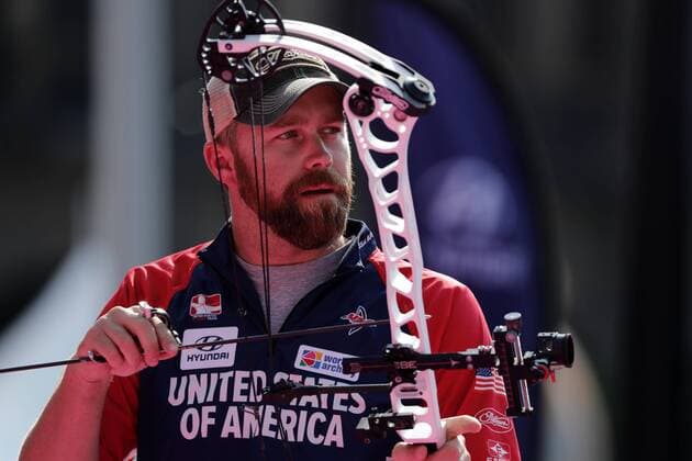 Bogenschießen, WM in Mexiko US Braden Gellenthien competes before French Pierre-Julien Deloche for the bronze medal during the men s composite bow competition of the 2017 World Archery Championships, in Mexico City, Mexico, 21 October 2017. 2017 World Archery Championships in Mexico City !ACHTUNG: NUR REDAKTIONELLE NUTZUNG!  Copyright: xJosexMendezx MEX01 20171022-636442406058077716