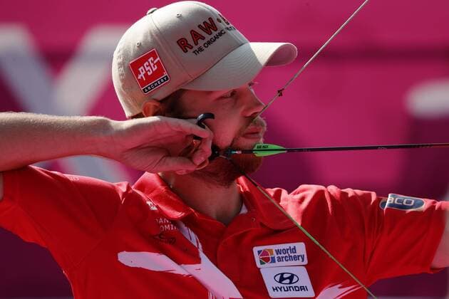 Bogenschießen, WM in Mexiko Danish Stephan Hansen competes before French Sebastien Peineau for the gold medal during the men s composite bow competition of the 2017 World Archery Championships, in Mexico City, Mexico, 21 October 2017. 2017 World Archery Championships in Mexico City !ACHTUNG: NUR REDAKTIONELLE NUTZUNG!  Copyright: xJosexMendezx MEX01 20171022-636442406746037716