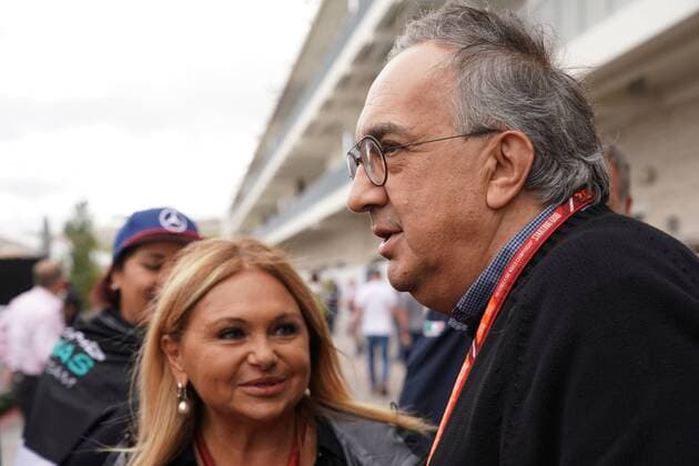 22.10.2017 - Stella Bruno (ITA) RAI TV and Sergio Marchionne (ITA), Ferrari President and CEO of Fiat Chrysler Automobiles United States Grand Prix, Austin 19 - 22 October 2017 22.10.2017 - Stella Bruno (ITA) RAI TV and Sergio Marchionne (ITA), Ferrari President and CEO of Fiat Chrysler Automobiles 