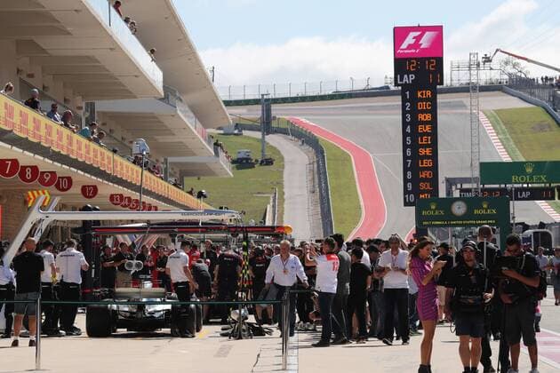 22.10.2017 - Pit lane Atmosphere United States Grand Prix, Austin 19 - 22 October 2017 22.10.2017 - Pit lane Atmosphere 