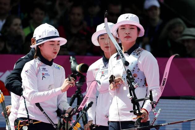 Bogenschießen, WM in Mexiko South Korea s team members Kang Chae Young, Chang Hye Jin and Choi Misun compete for the gold medal against Mexico during the World Archery Championships 2017 women s recurve bow outdoor event in Mexico City, Mexico, 22 October 2017. World Archery Champioships 2017 in Mexico City !ACHTUNG: NUR REDAKTIONELLE NUTZUNG!  Copyright: xJoséxMéndezx CMX006 20171022-636443033799771268