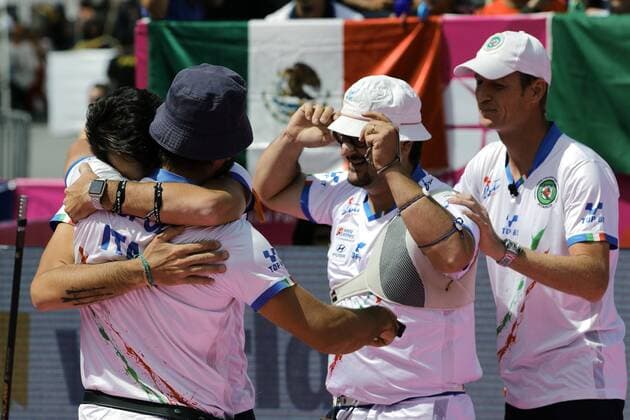 Bogenschießen, WM in Mexiko Italy s team members Mauro Nespoli, David Pasqualucci and Marco Galiazzo win the gold medal against France during the World Archery Championships 2017 men s recurve bow outdoor event in Mexico City, Mexico, 22 October 2017. World Archery Champioships 2017 in Mexico City !ACHTUNG: NUR REDAKTIONELLE NUTZUNG!  Copyright: xJoséxMéndezx CMX017 20171022-636443050682247268