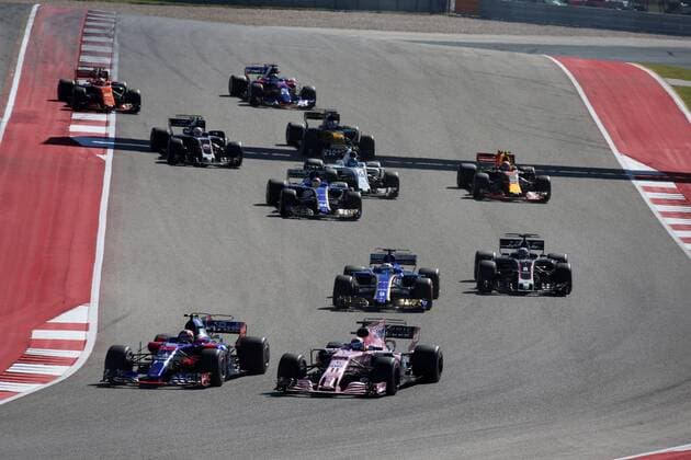 22.10.2017 - Race, Daniil Kvyat (RUS) Scuderia Toro Rosso STR12 and Sergio Perez (MEX) Sahara Force India F1 VJM010 United States Grand Prix, Austin 19 - 22 October 2017 22.10.2017 - Race, Daniil Kvyat (RUS) Scuderia Toro Rosso STR12 and Sergio Perez (MEX) Sahara Force India F1 VJM010 